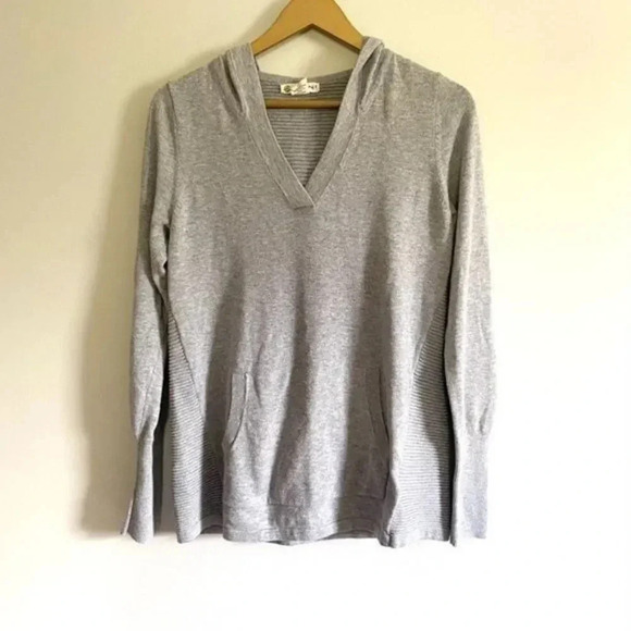 Dakini Gray V Neck Hooded Sweater - Picture 2 of 10